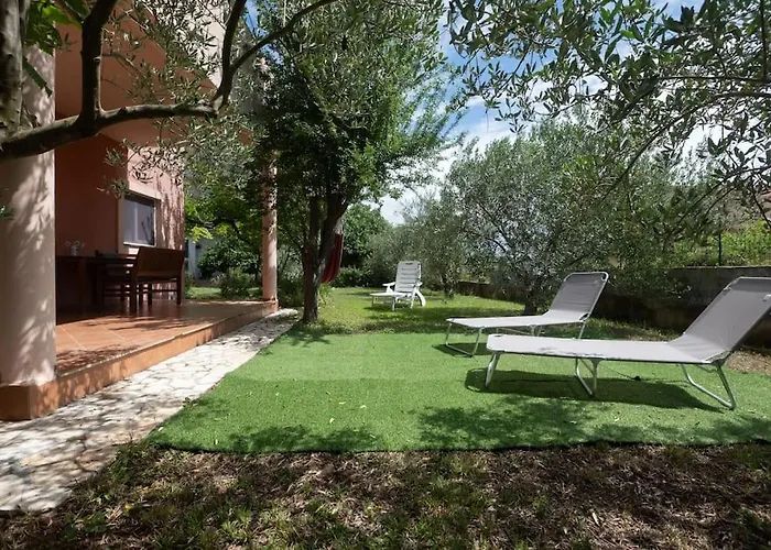 Whole Estate Just For You, 20m From Sandy Mrljane
