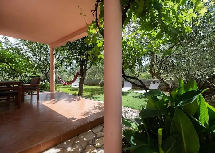 Whole Estate Just For You, 20m From Sandy בית נופש *
