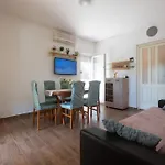 Whole Estate Just For You, 20m From Sandy בית נופש *