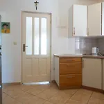 Whole Estate Just For You, 20m From Sandy
