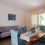 Whole Estate Just For You, 20m From Sandy Mrljane
