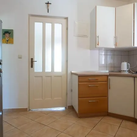 Whole Estate Just For You, 20m From Sandy Holiday home *