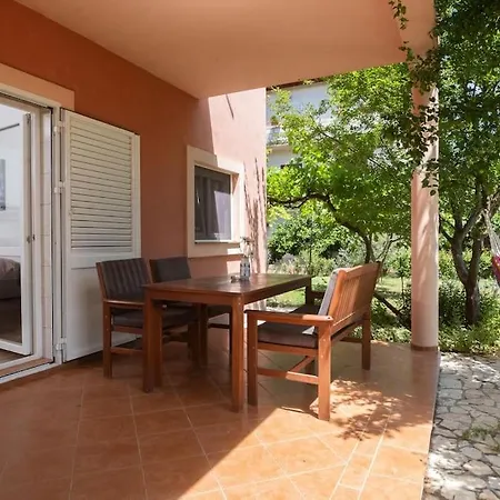 Whole Estate Just For You, 20m From Sandy Mrljane