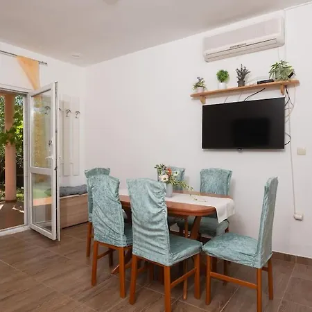 Holiday home Whole Estate Just For You, 20m From Sandy *