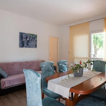 Whole Estate Just For You, 20m From Sandy Mrljane
