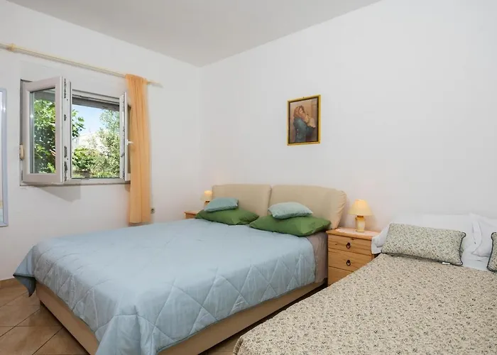 Whole Estate Just For You, 20m From Sandy Сasa de vacaciones Mrljane