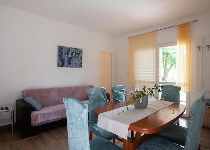 Whole Estate Just For You, 20m From Sandy Mrljane
