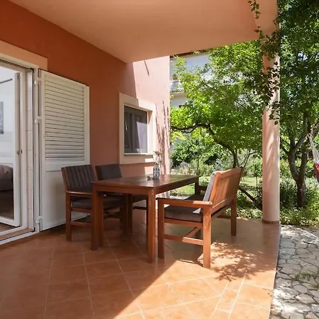 Whole Estate Just For You, 20m From Sandy Mrljane