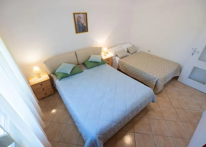 Whole Estate Just For You, 20m From Sandy * Mrljane