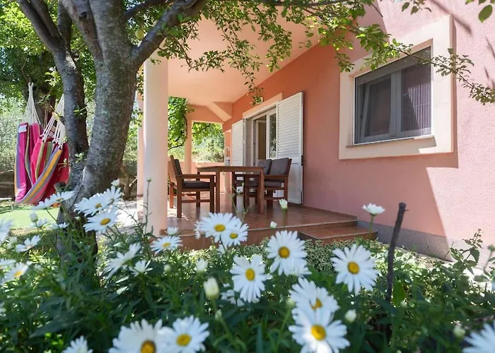 Whole Estate Just For You, 20m From Sandy Mrljane