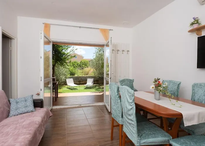 Whole Estate Just For You, 20m From Sandy Casa vacanze Mrljane